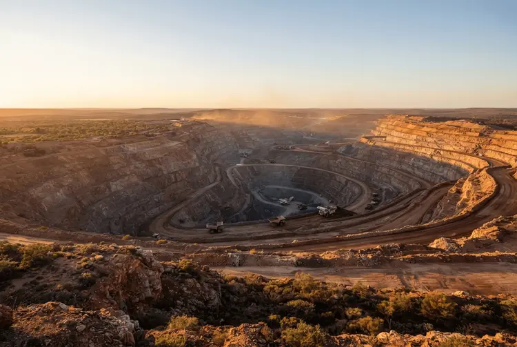 Javelin Minerals erhält grünes Licht für Goldabbau im Projekt Eureka