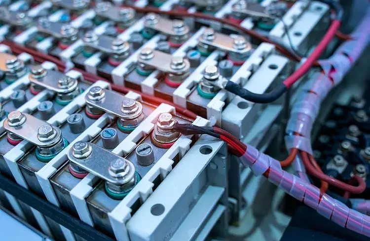 Goldman Sachs: Der Westen könnte bis 2030 die Abhängigkeit von chinesischen Batterien stoppen