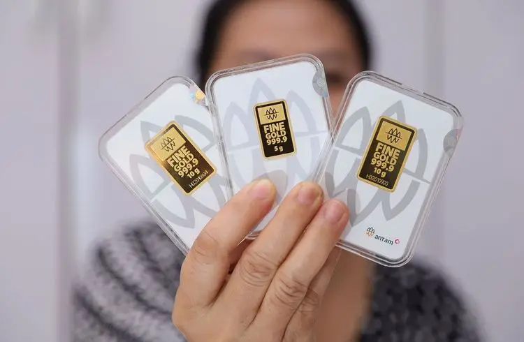 Gold Prices Edge Up Amid Fed Expectations